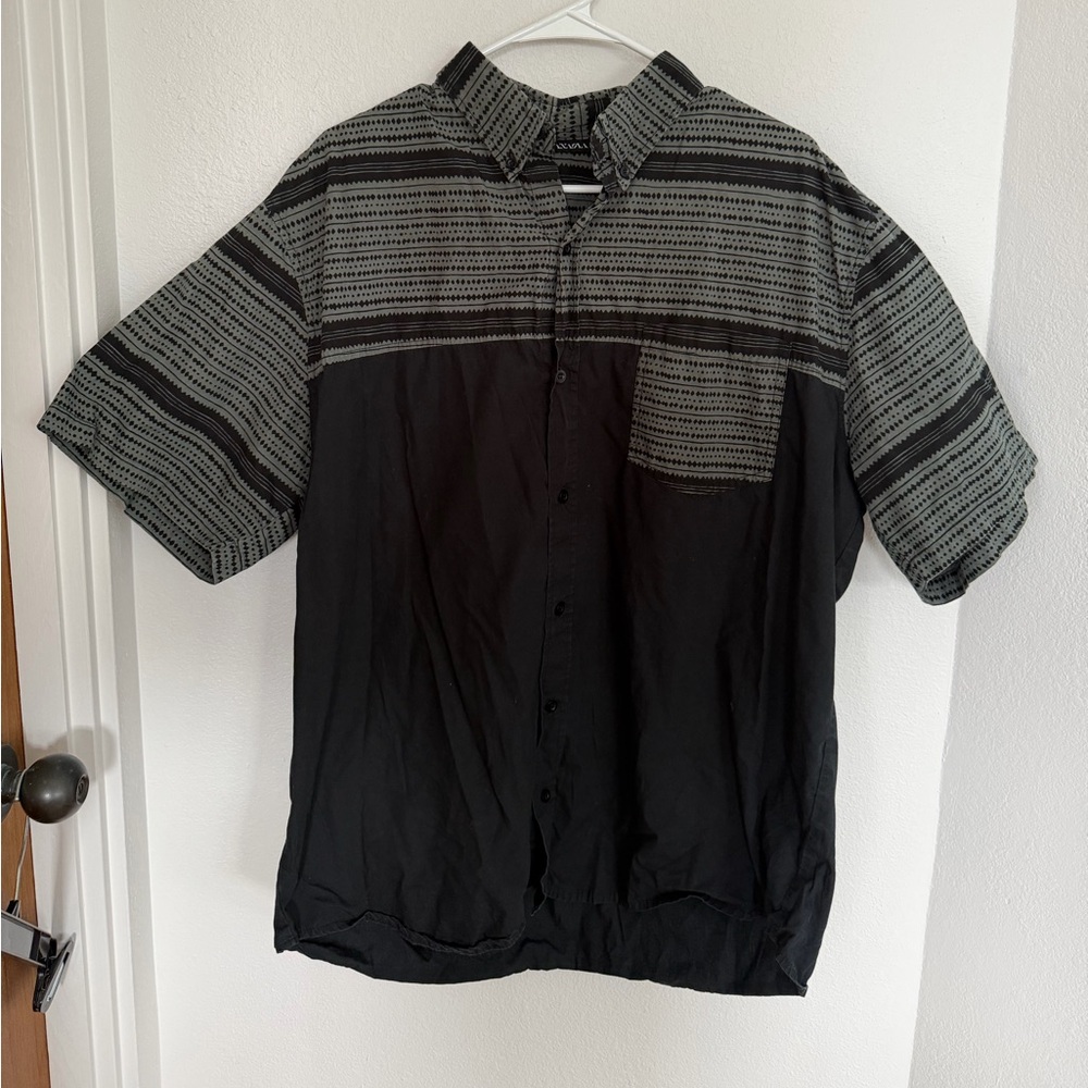 Manaola Men’s Hawaiian Button Up Collared Shirt XL Hawaii Pattern Black